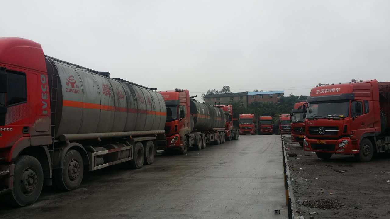 車輛排隊等候中