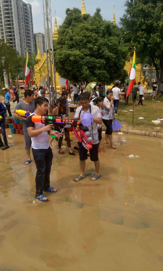 傣族潑水節1.jpg