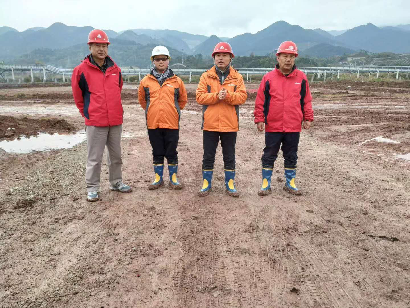 重慶路安特|瀝青路面施工|重慶瀝青路面|彩色混凝土工程|水泥混凝土路面|路面環氧抗滑薄層 |重慶路面工程|瀝青混泥土路面