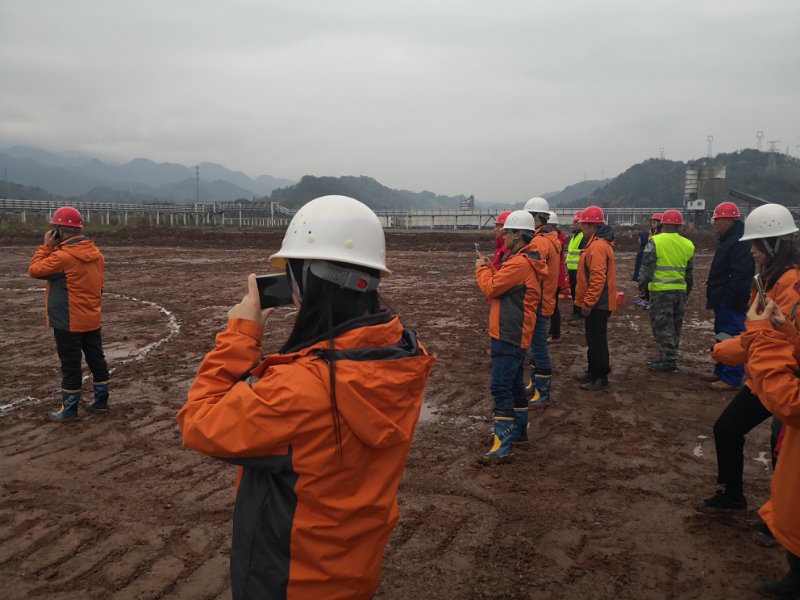 重慶路安特|瀝青路面施工|重慶瀝青路面|彩色混凝土工程|水泥混凝土路面|路面環氧抗滑薄層 |重慶路面工程|瀝青混泥土路面